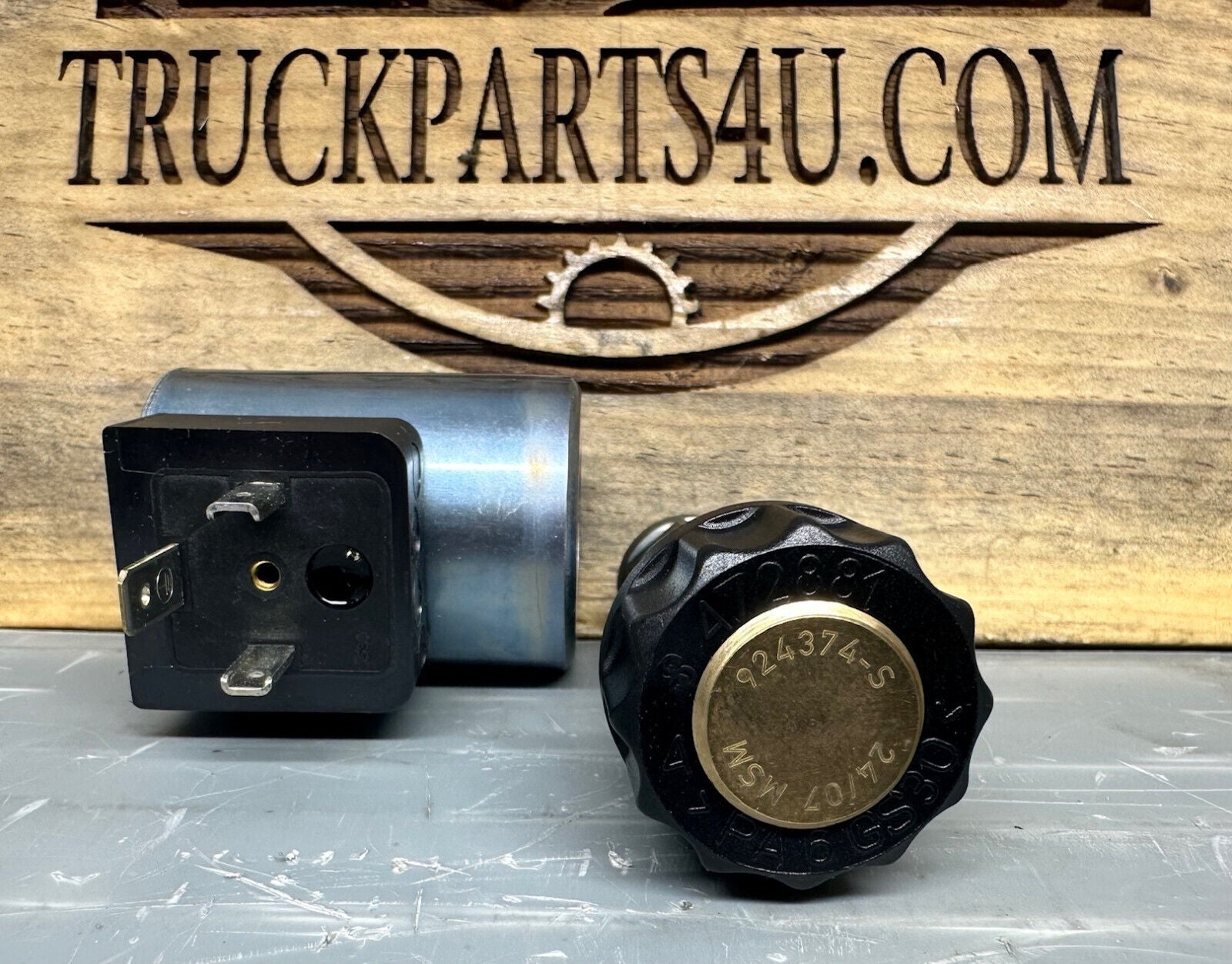 Connector View – Bosch GHPY037N54L04-001-12V Solenoid for Volvo