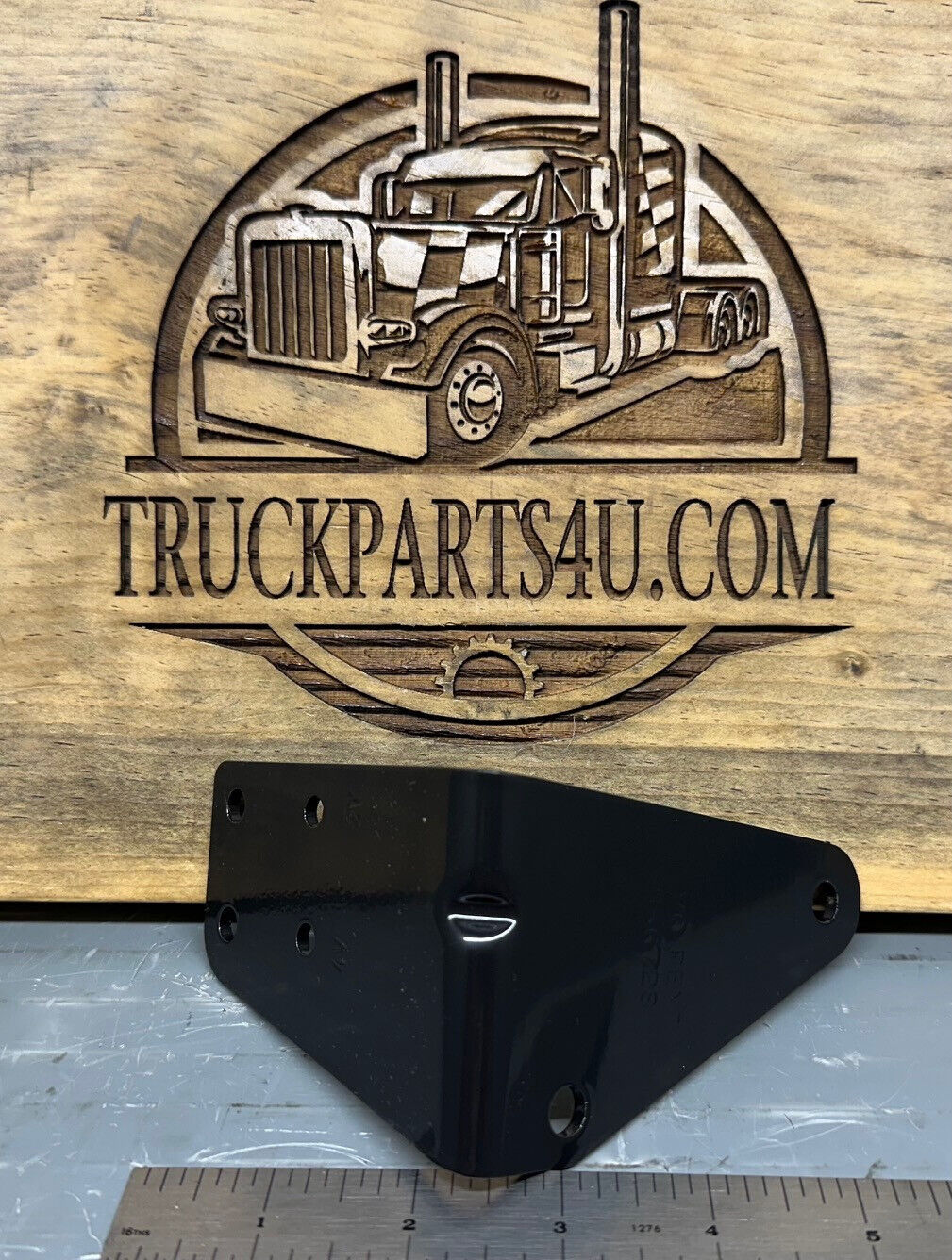 Angled view of 3856728 Volvo Penta throttle bracket for 5.7G marine engine