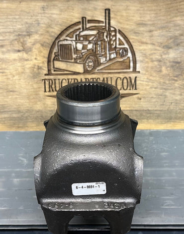 6-4-8691-1 DANA SPICER 1710 SERIES END YOKE  ALT# 6-4-8701-1X.  *NEW GENUINE