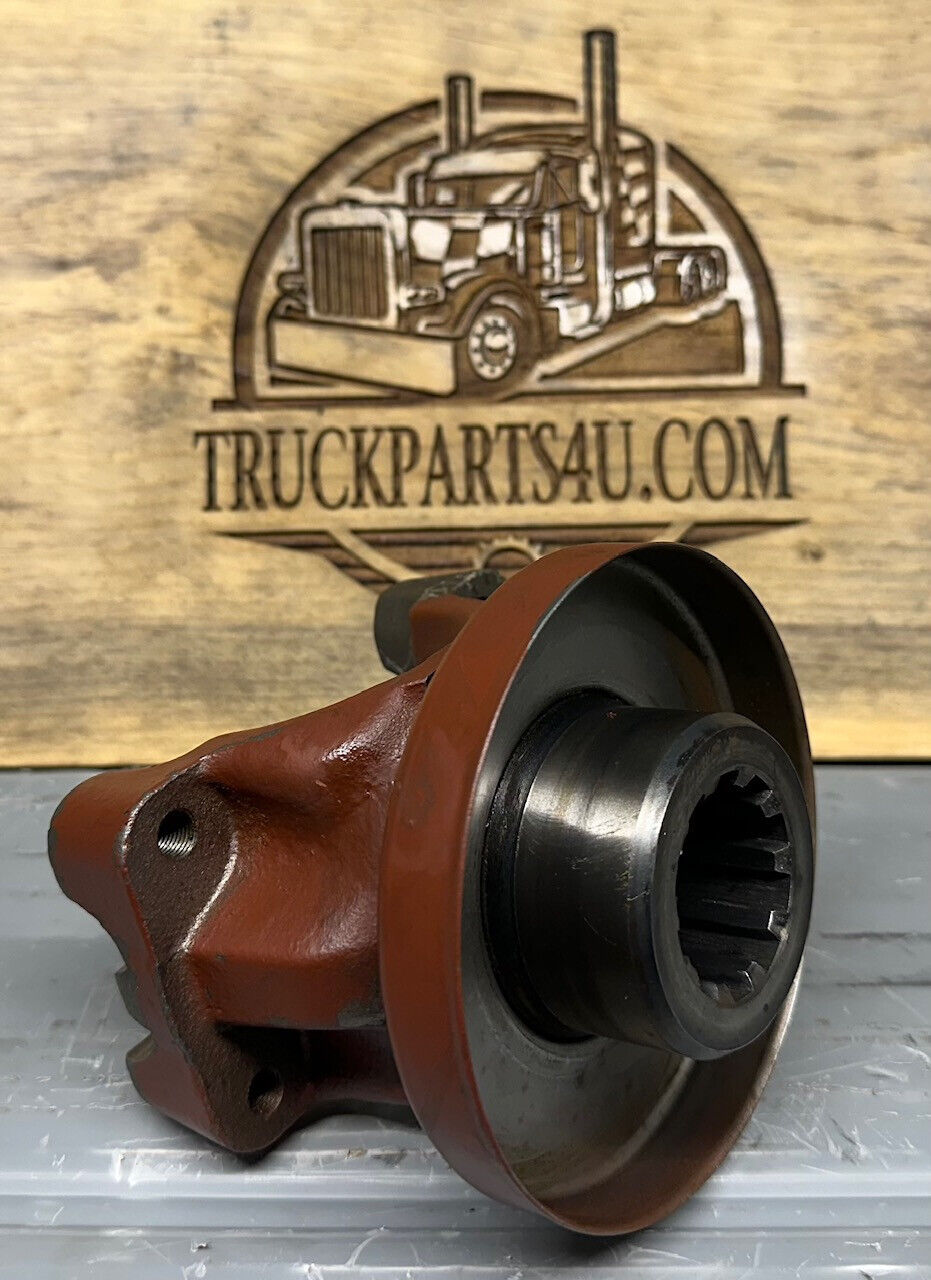 3-4-6221-1X DANA SPICER, 3-4-3781-1, F106 1480 SERIES END YOKE.  * NEW TAKE-OFF