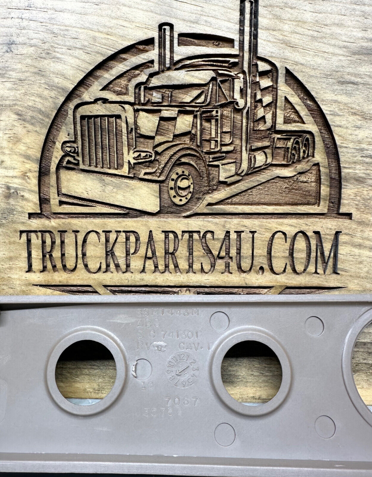 85MT444M MACK 25164982 INSTRUMENT PANEL *NEW OEM