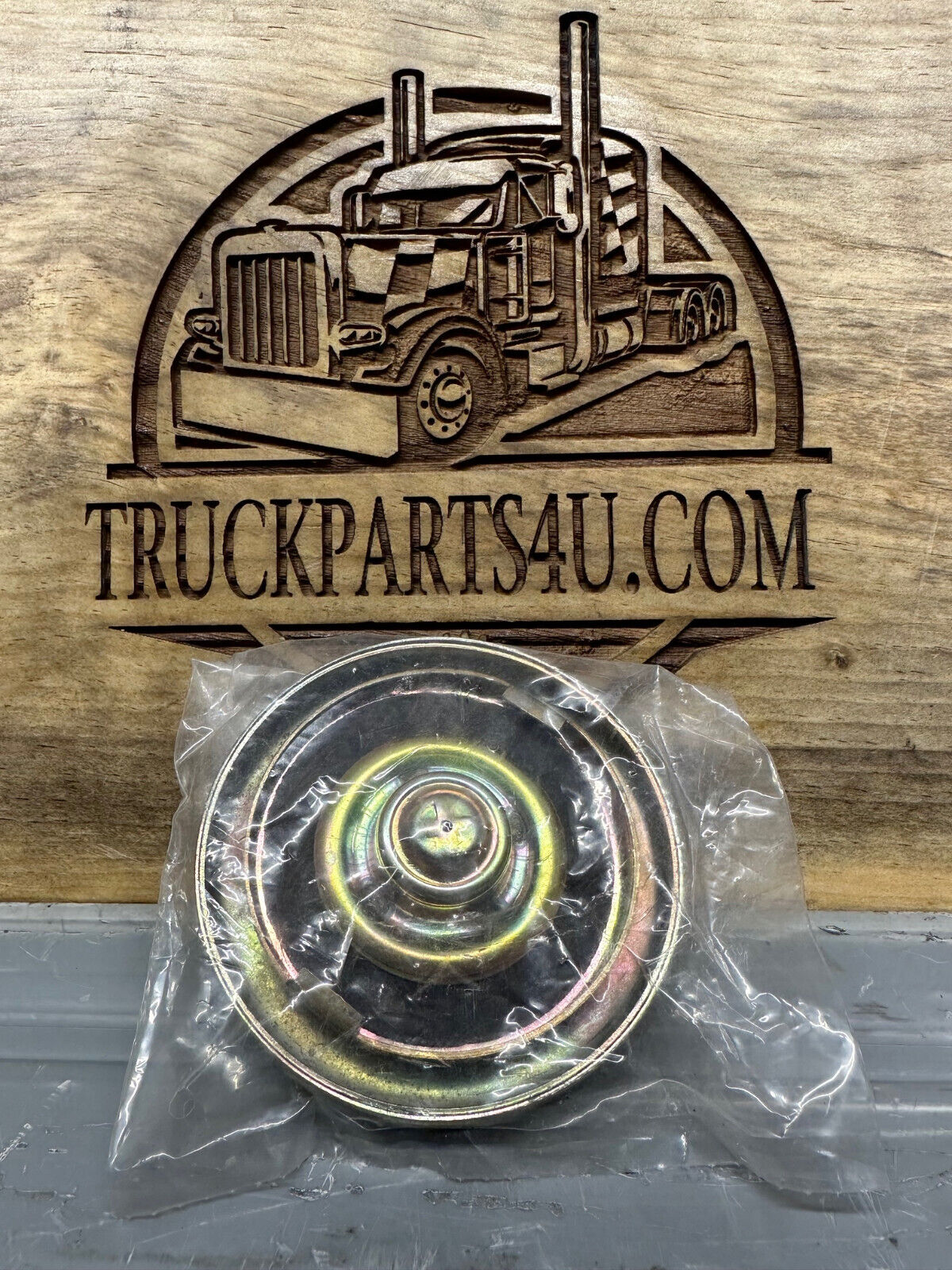 1876534M91 MASSEY FERGUSON, VENTED FUEL CAP  * NEW OEM
