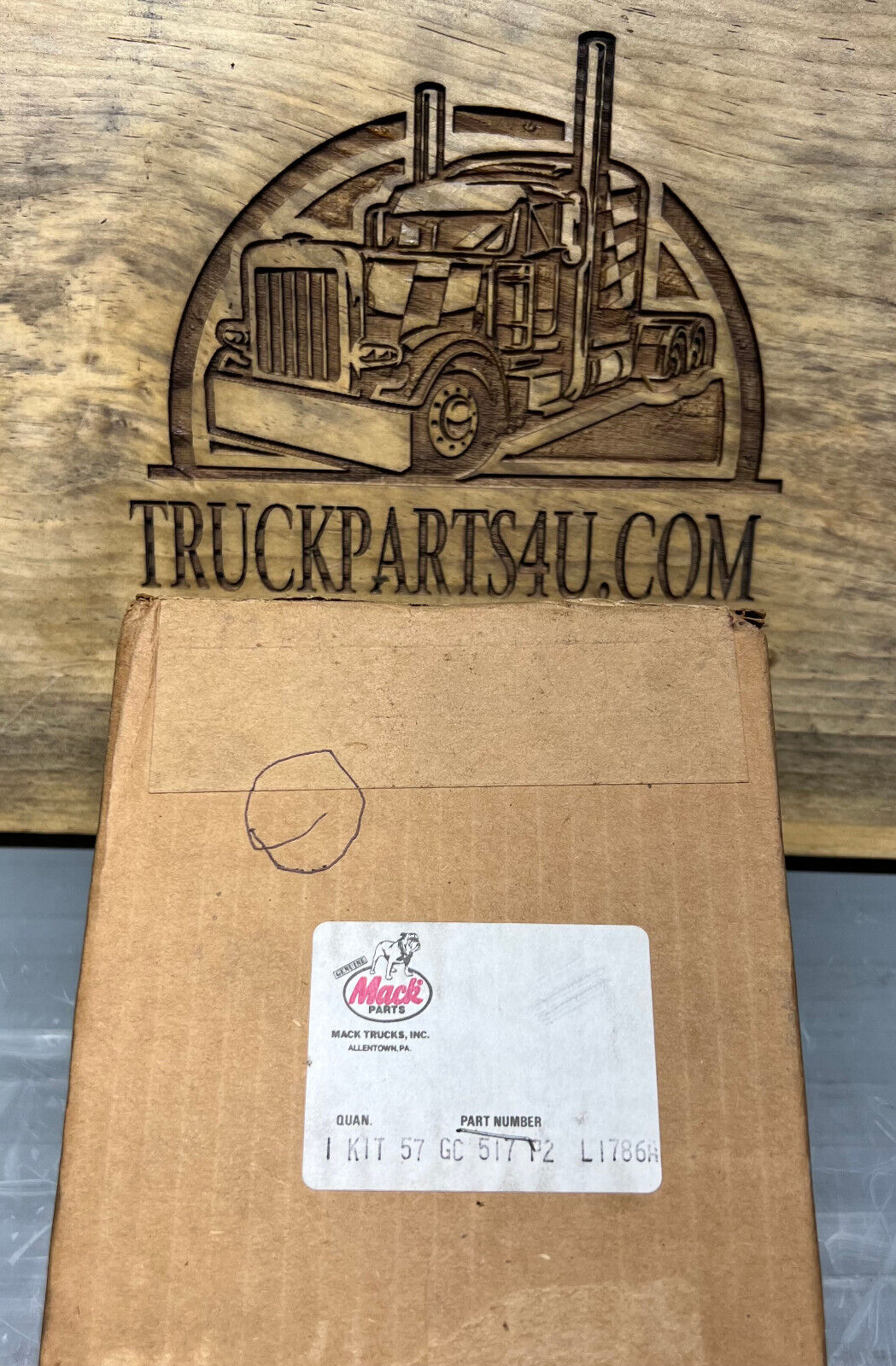 Mack OEM oil drain fitting and hose – 744GB236A and 497GB345 included in kit 57GC517P2