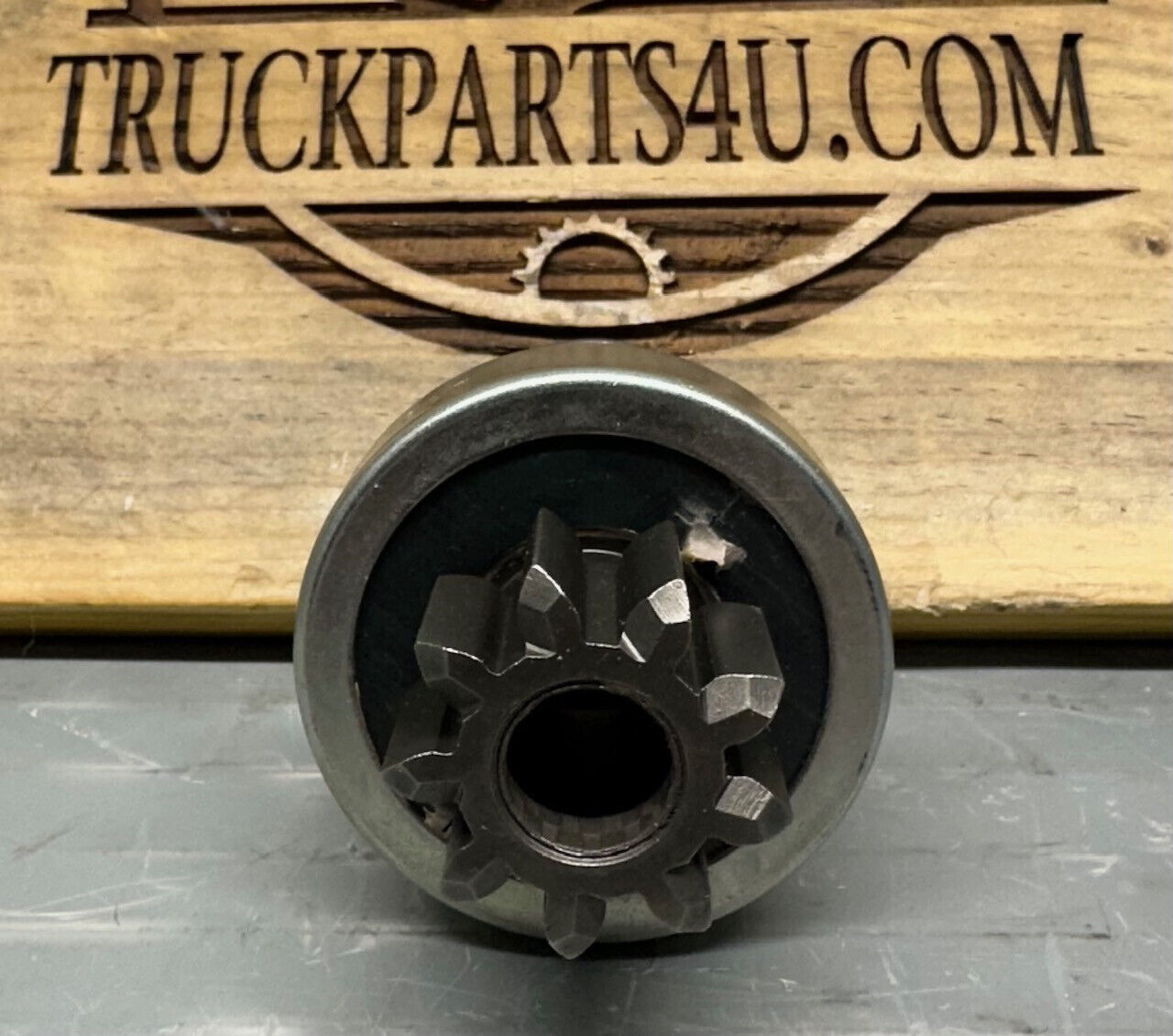 Top view of Volvo Penta 834845 starter pinion gear – new genuine NOS marine engine part