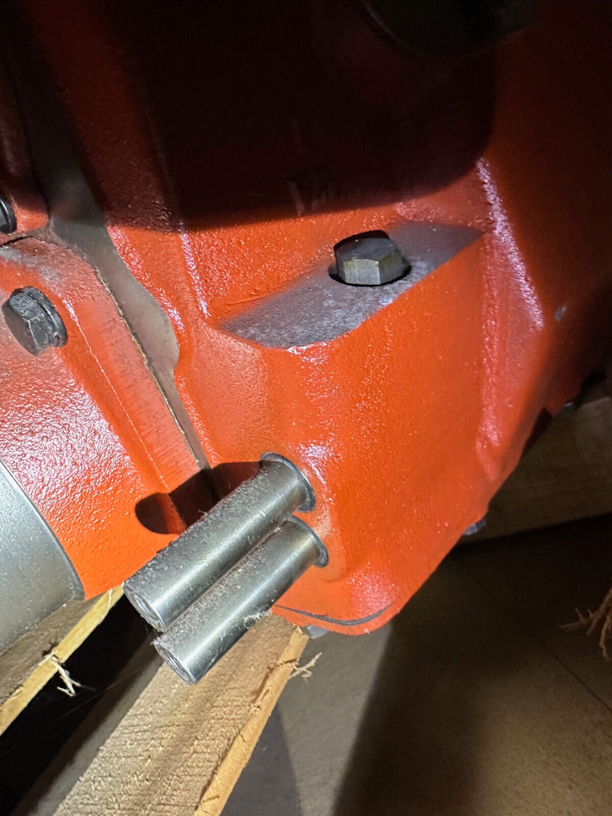Eaton Fuller 4D75 Auxiliary Transmission side view showing shift rods