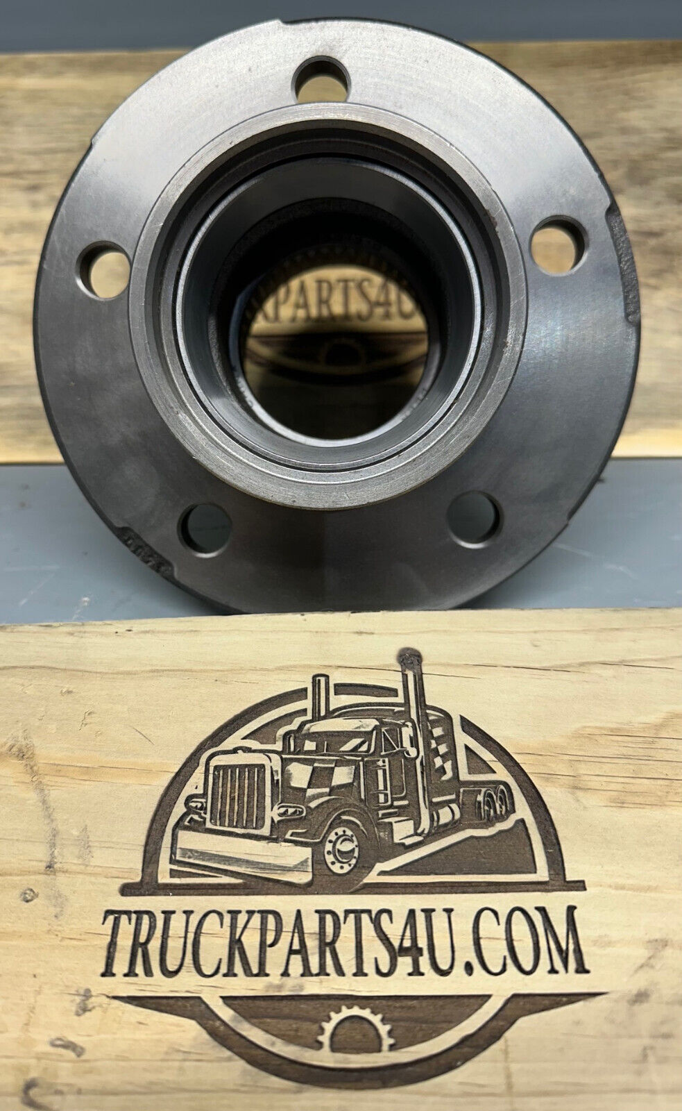 Dana 044HU105 hub assembly showing backside mounting face and bolt pattern (verify dimensions); new.