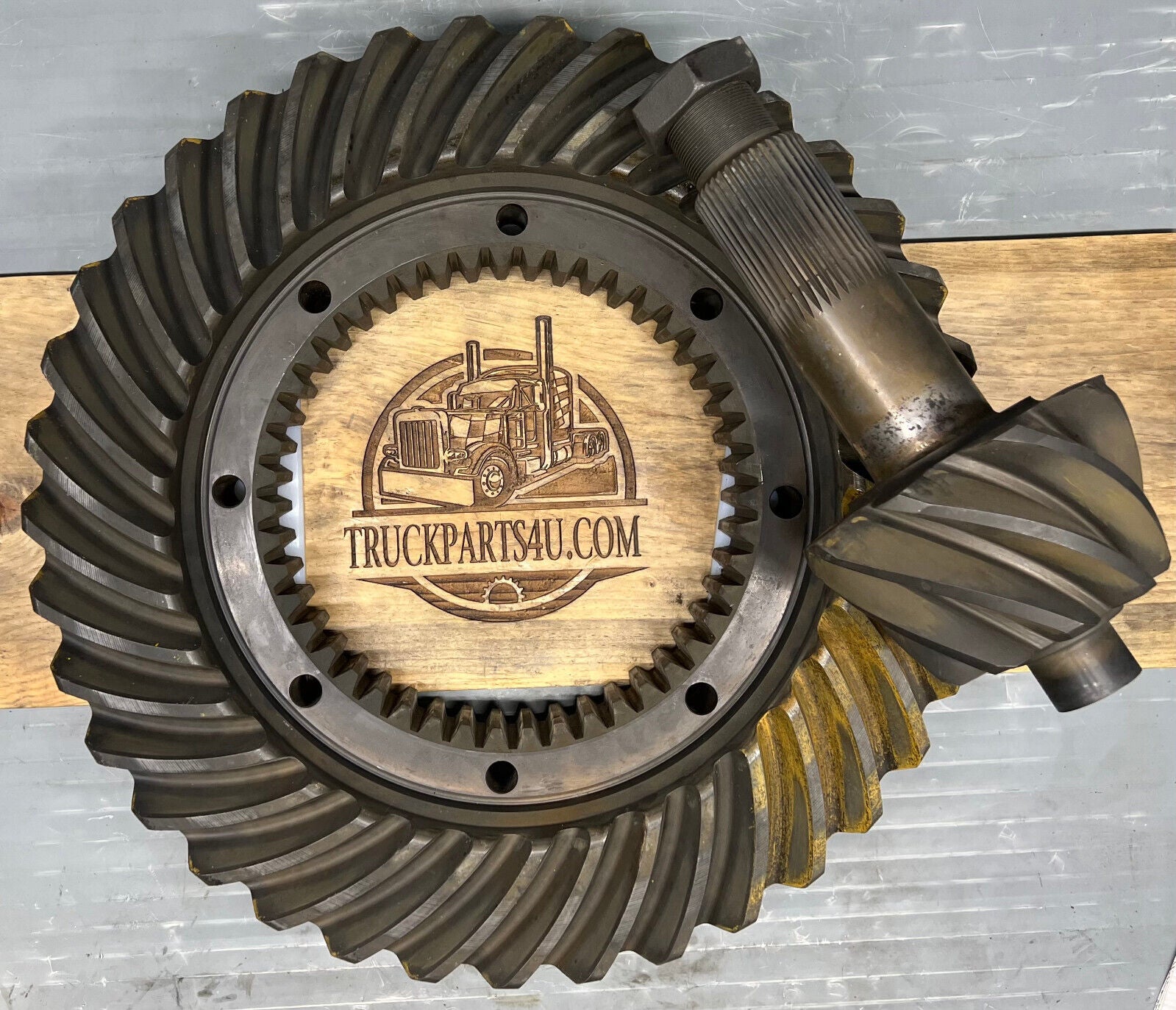 122045 Dana Spicer Eaton RT461 gearset, ratio 4.11 / 5.61, new genuine NOS