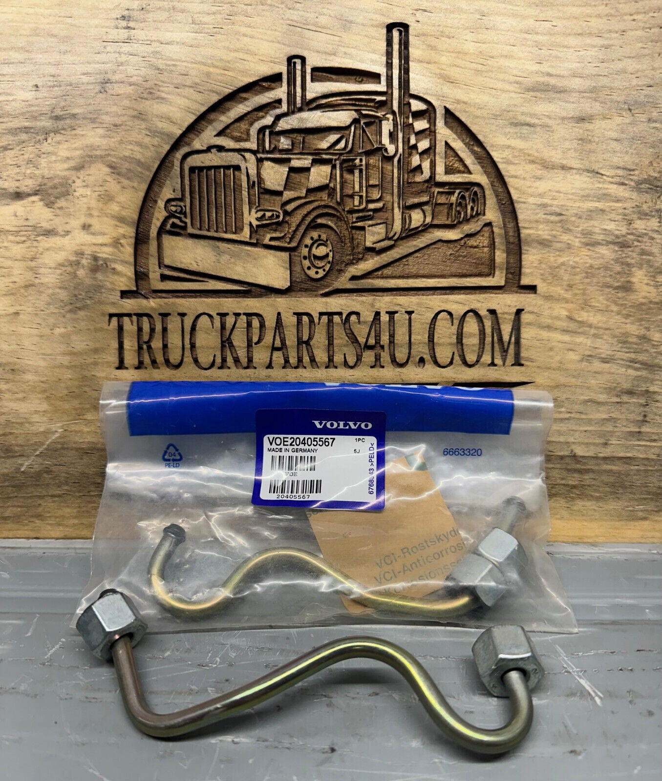 Top view of Volvo Penta 20405567 high pressure oil pipe – OEM replacement for 923976.0557