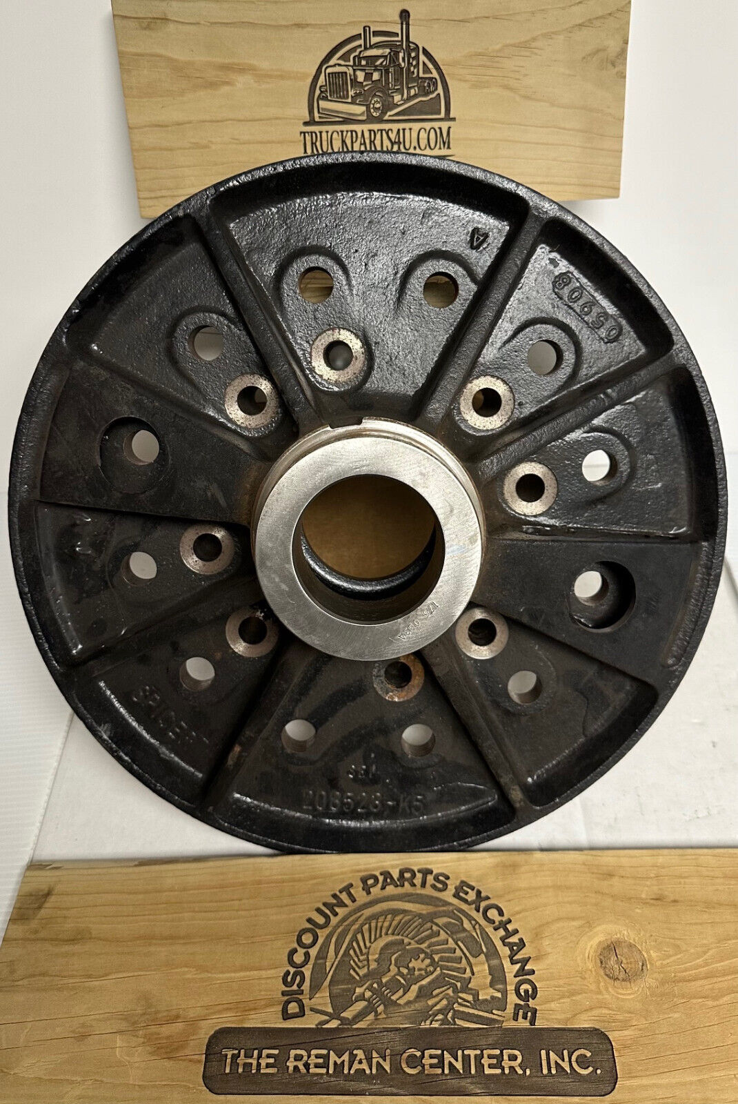 208523R5 International RA474, RA57 Dana Spicer W230 flange half, for 3.73–4.44 ratio