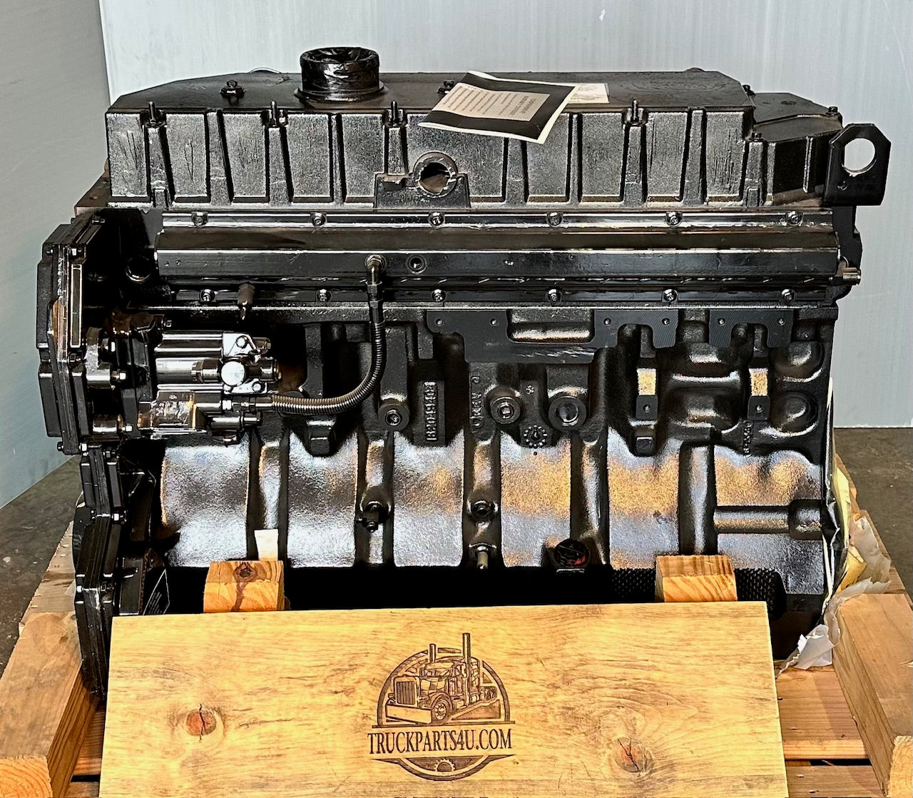 International dt466 long block engine – factory reman, HEUI 2596925C91 side view