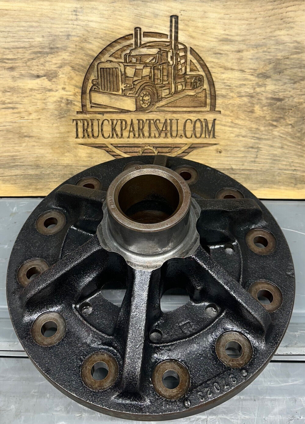 Front view of 3235Z884 Meritor/Rockwell/AxleTech flange for F106 axle, hub-pilot center with multi-bolt pattern, New Take-Off OEM