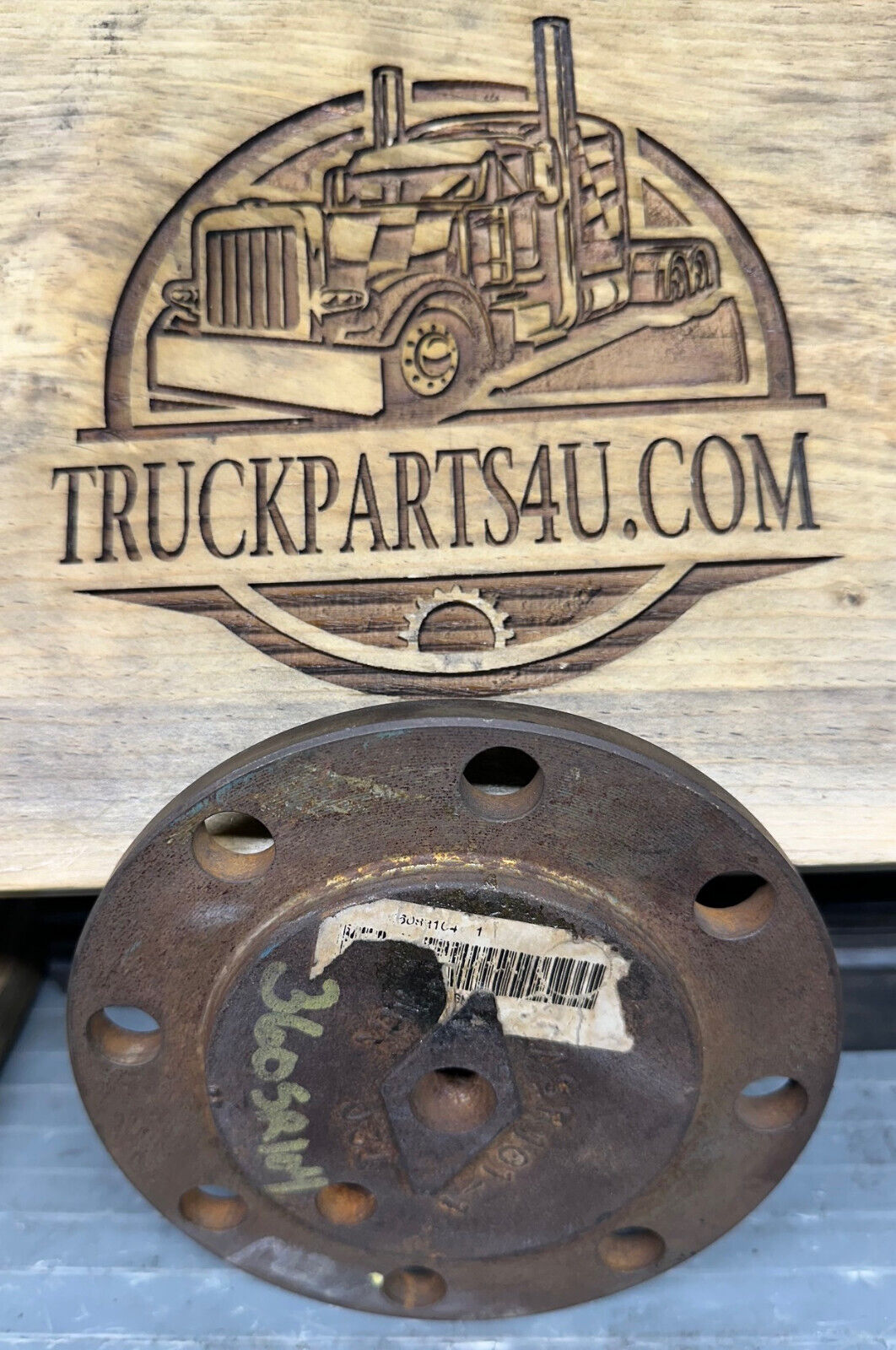 360SR104-1 Dana axle shaft | S135/S150 | 8-bolt flange close-up | 36 spline | New Genuine