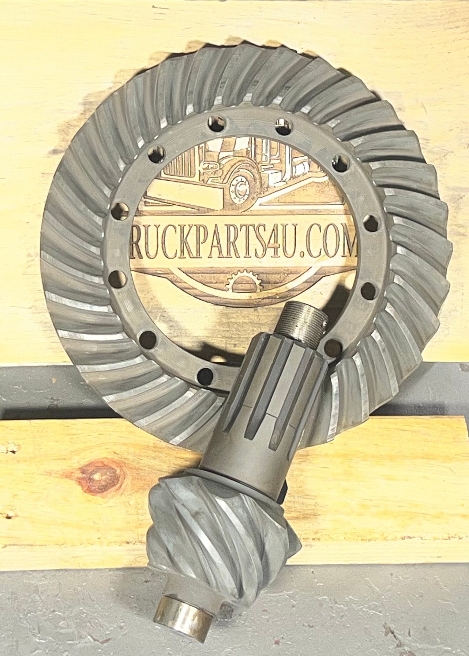 3785597 GM gearset – H052 / HO52 axle application – 4.57 gear ratio – new aftermarket (NOS) differential gearing