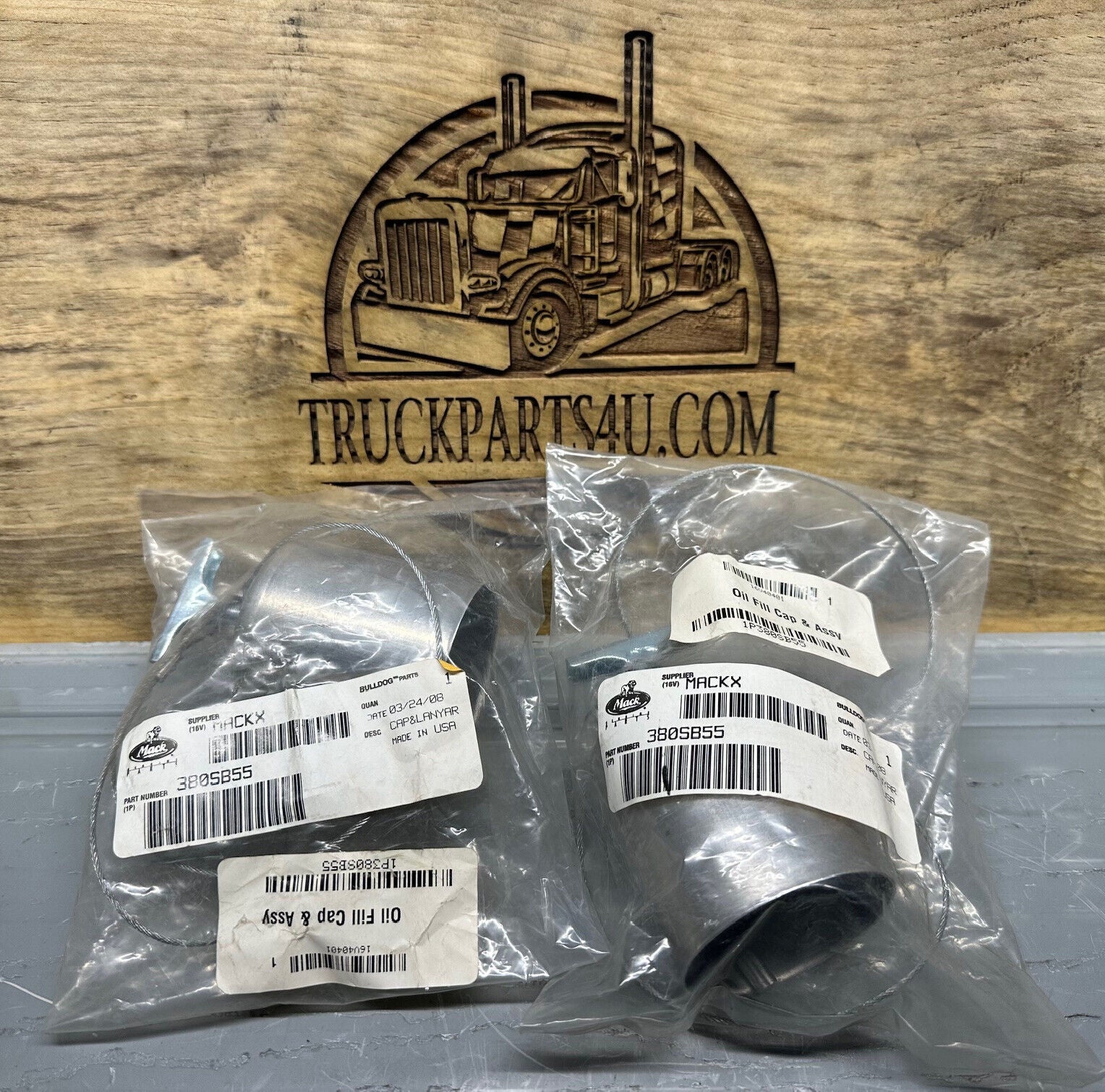  Genuine Mack 380SB55 oil fill cap and lanyard – thermos style, NOS