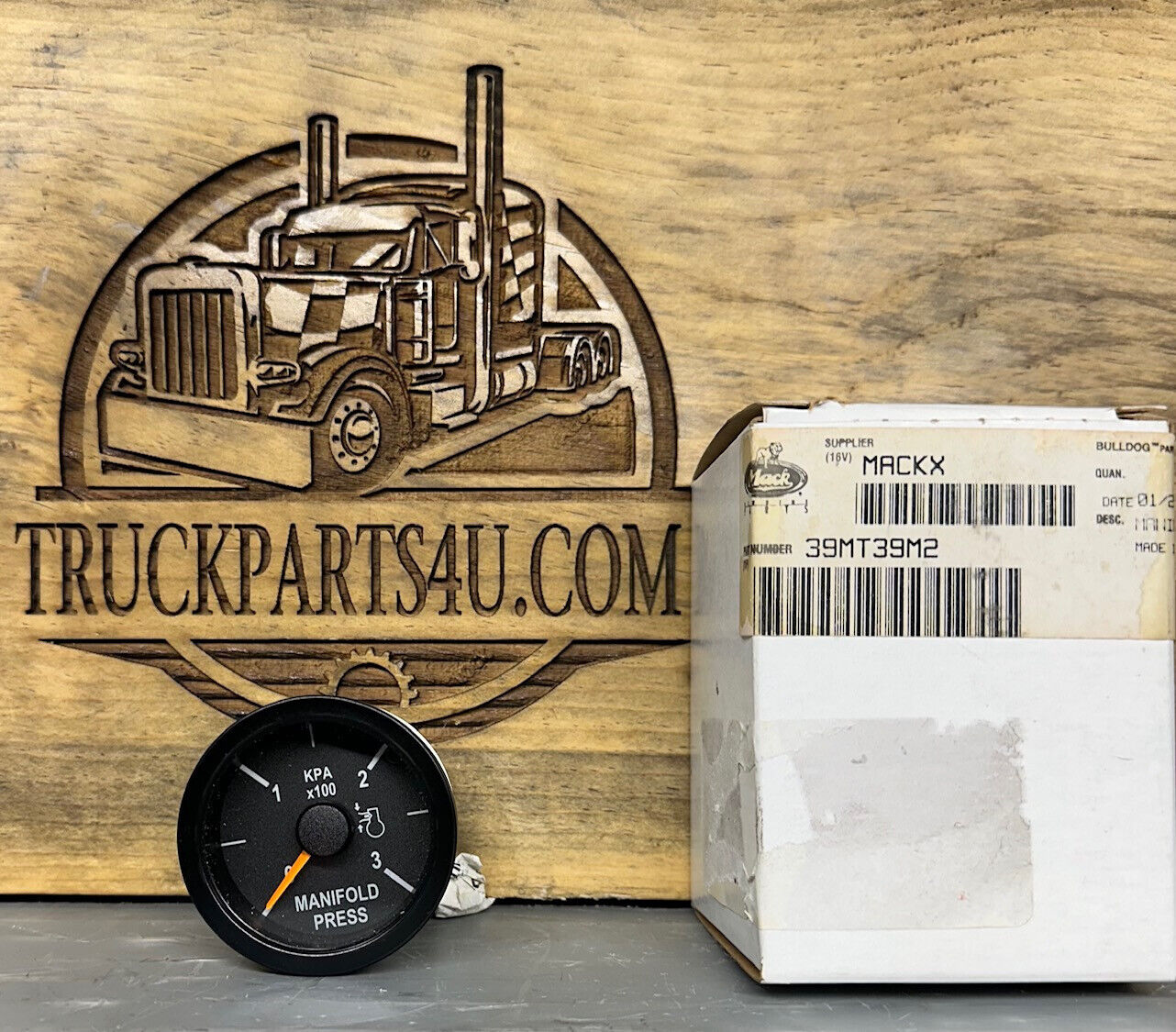  OEM Mack boost pressure gauge – 39MT39M2B dash mount with 25192208 cross
