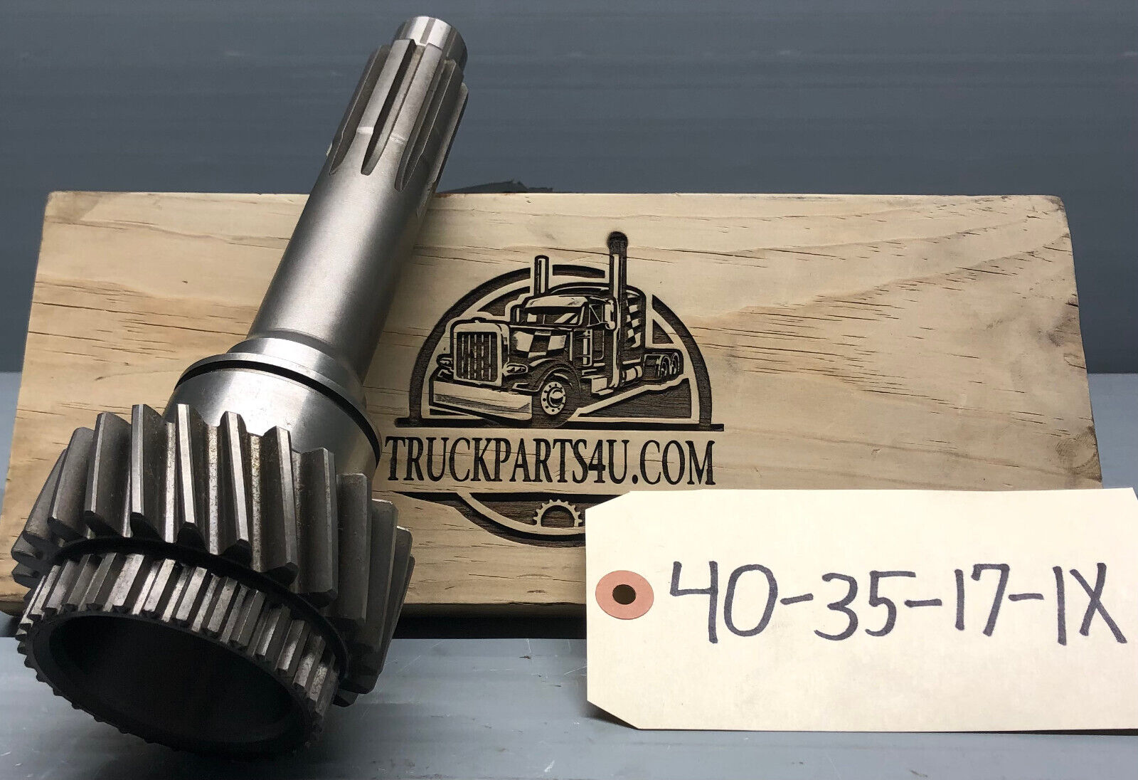  40-35-17-1X Dana Spicer TTC input shaft, ES42-5, new genuine