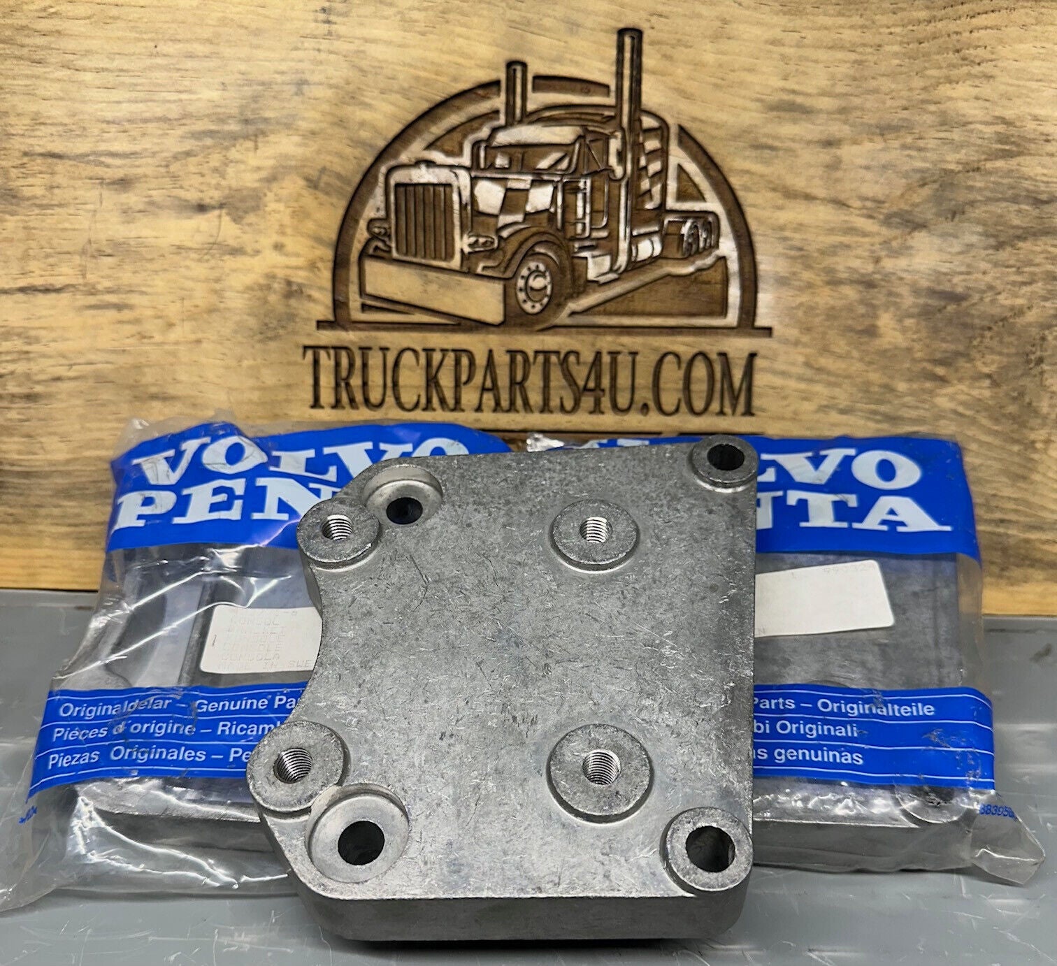 422771 Volvo Penta bracket for TWD1030ME and TD1030VE – genuine NOS