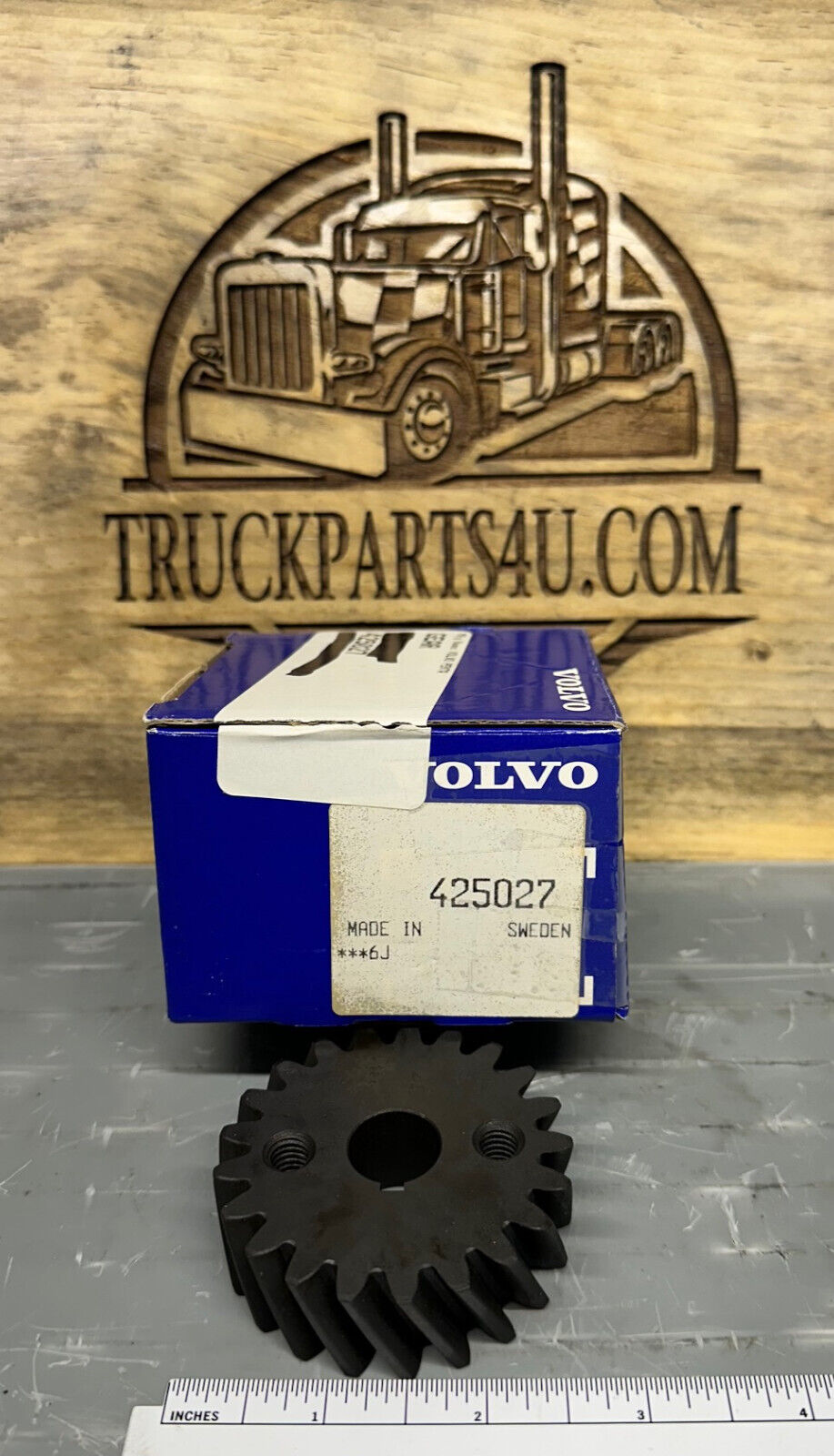 Top view of Volvo Penta 425027 21-tooth timing gear – new genuine OEM marine part
