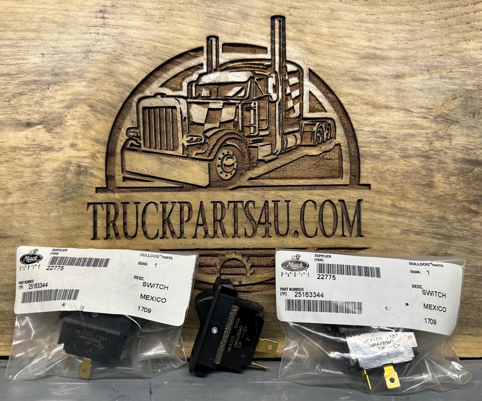 25163344 MACK ROCKER SWITCH 1MR4285M3 * NEW GENUINE MACK