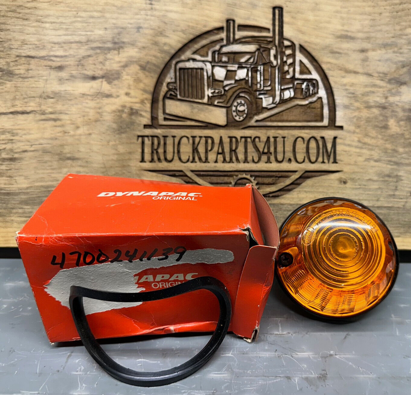 4700241139 DYNAPAC TAIL LAMP, LANTERN.  DYNAPAC 241139  *NEW GENUINE