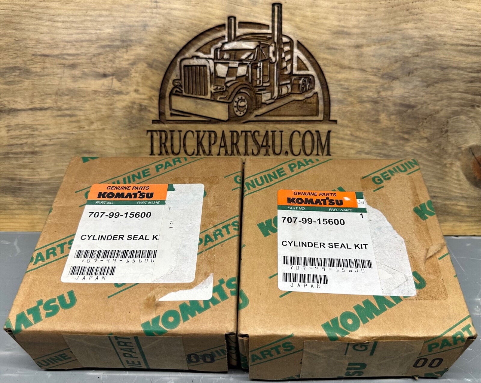 707-99-15600 KOMATSU CYLINDER SEAL KIT.  *NEW (NOS) GENUINE KOMATSU