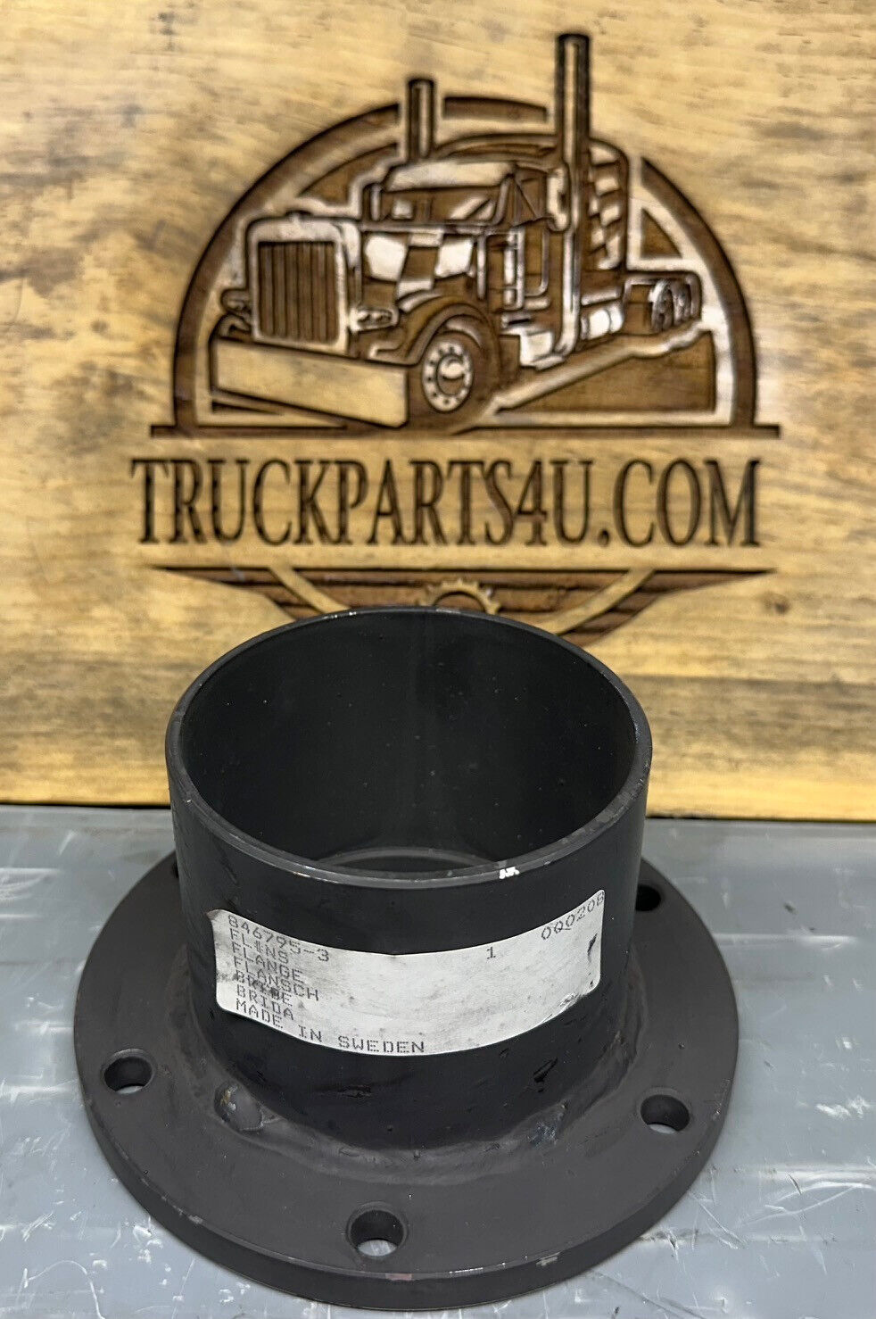846795 Volvo Penta engine mounted muffler flange – new genuine NOS