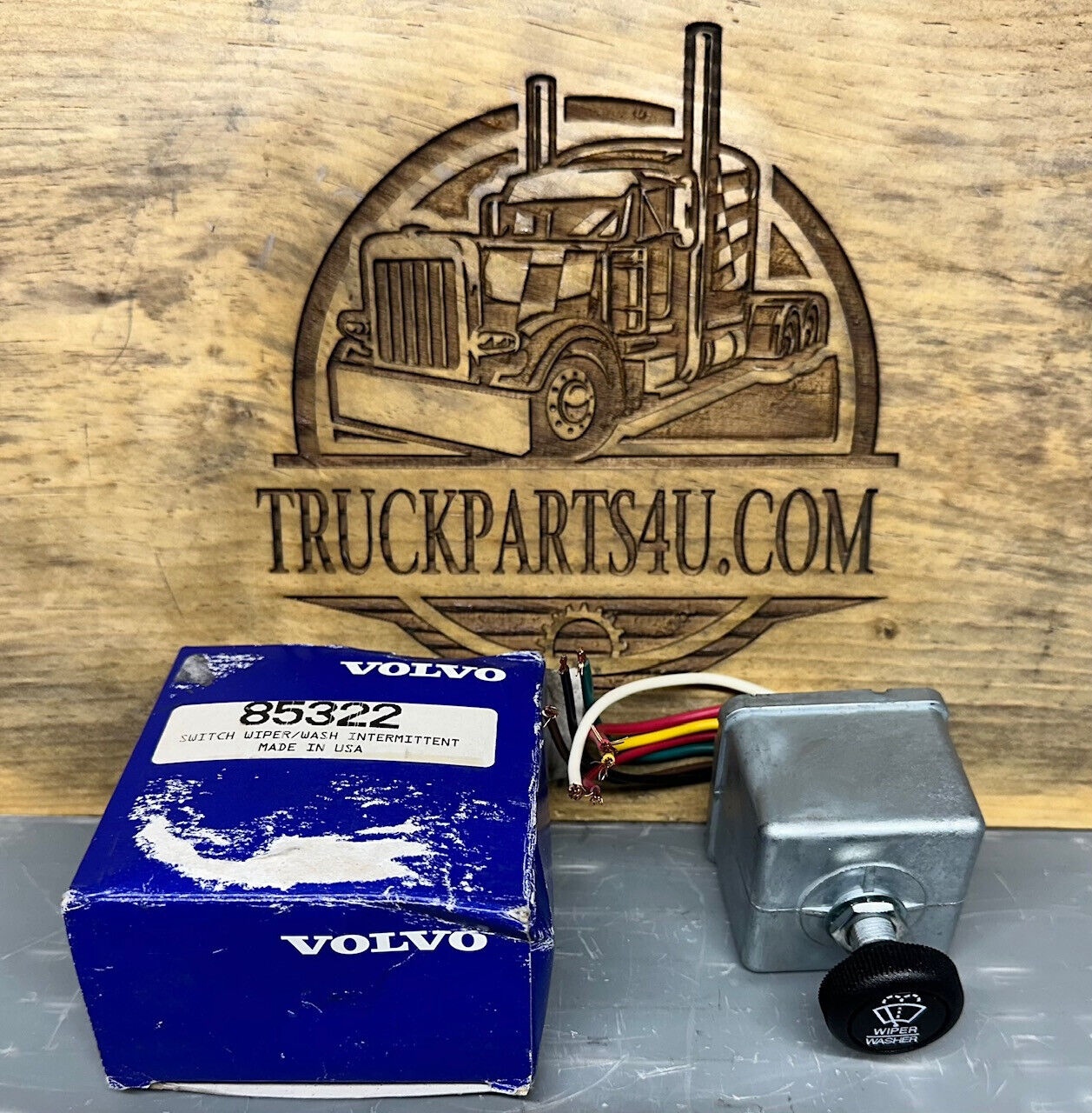 Side view of Volvo Penta 85322 wiper/wash switch – 24V NOS OEM marine electrical part
