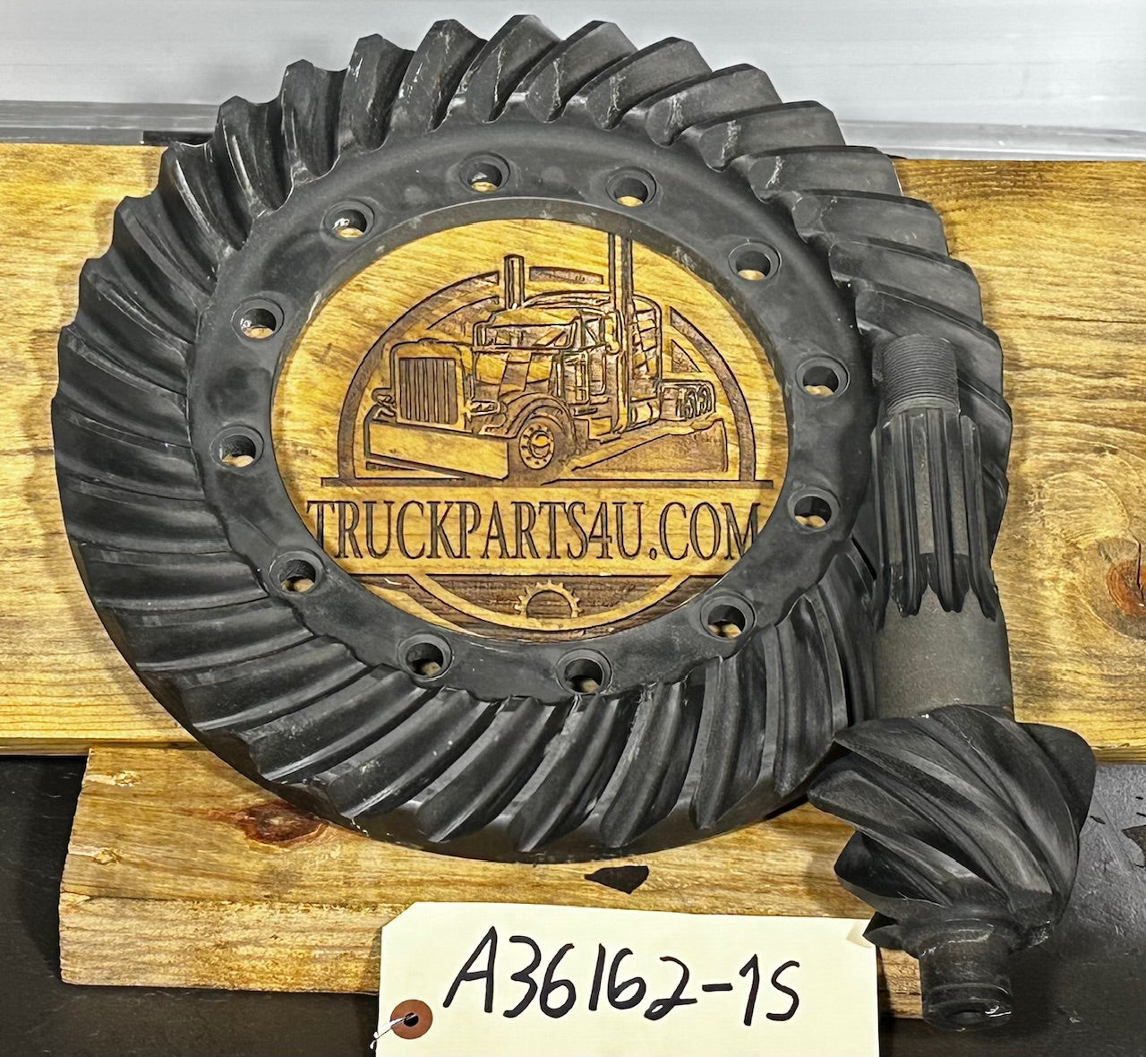 A36162-1 Meritor Rockwell Axletech gearset – F106 axle application – 5.83 gear ratio – new aftermarket differential gearing