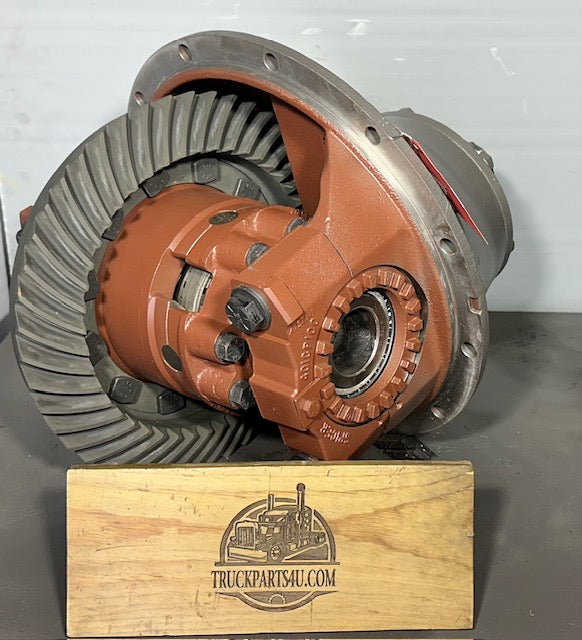 Dana N-400 rear rear differential carrier remanufactured by DPE, front 3/4 view, International/Navistar Class 8