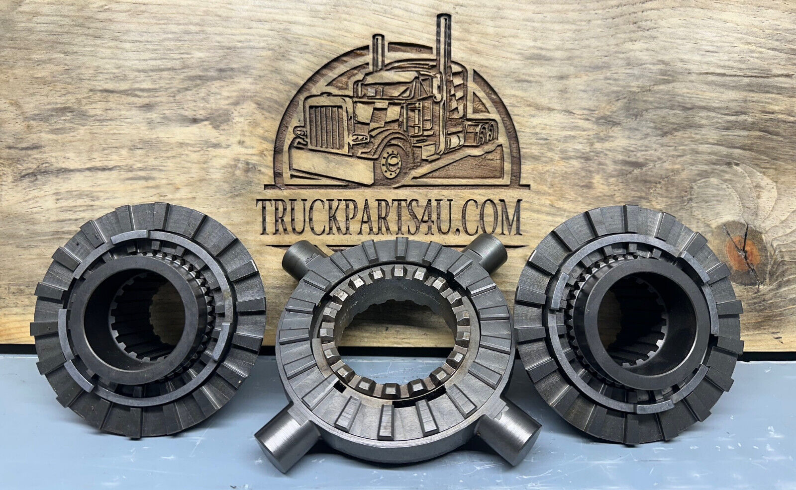 Eaton Detroit Locker 250S-13 for F106 with 1.750 inch 19-spline axle gears — front layout of gear sets