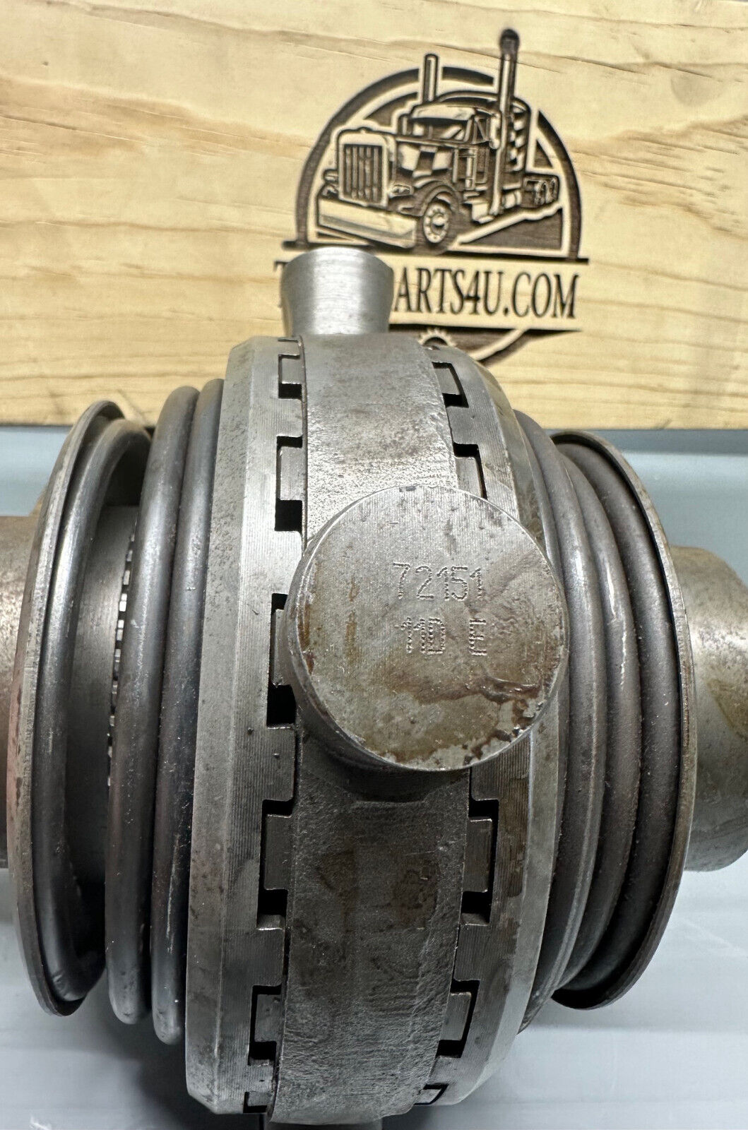 Side view of Detroit Locker 306S-223 No-Spin differential for Dana DST40 and RST40, 2.120 inch 41-spline
