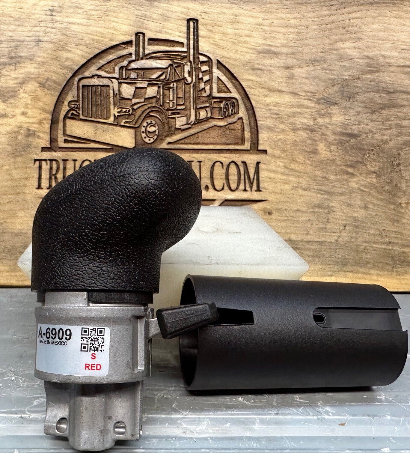 A6909 Eaton Fuller pistol-grip master shift knob/valve assembly with sleeve and lever