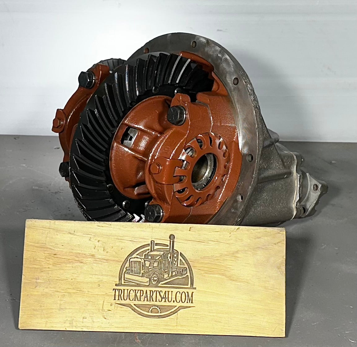 Rebuilt GM Eaton HO72 / H072 full-floating rear differential carrier with 4.10 gears (41/10 teeth). Inspected internals, functional condition. Outright sale from Ohio's premier heavy-duty drivetrain rebuilder.