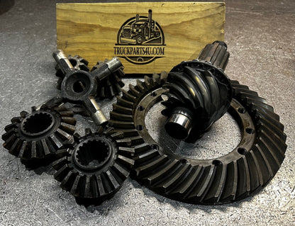 Rebuilt GM Eaton HO72 / H072 differential gearset (4.10 ratio, 41/10 teeth) with 17 spline axle nest set (spider gears, cross shaft). Inspected and functional internals. Outright sale from Ohio's premier heavy-duty drivetrain rebuilder.