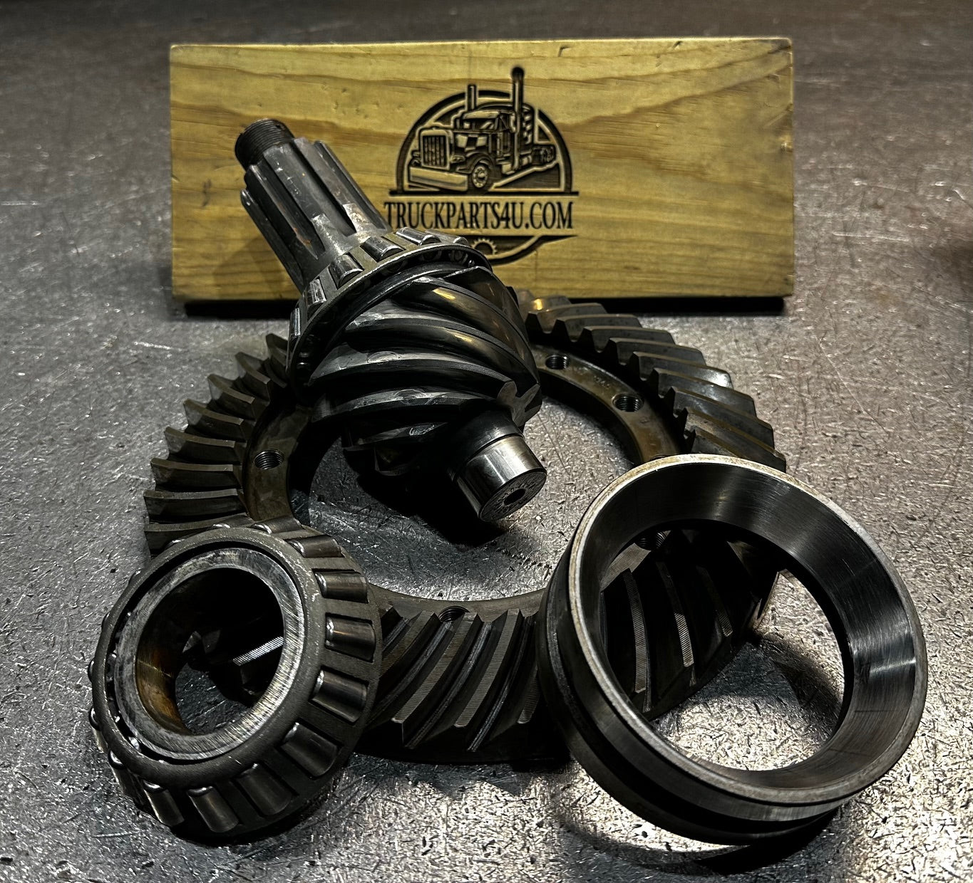 Rebuilt GM Eaton HO72 / H072 differential ring gear (3934647) and pinion (3934641) with pinion cup and cone bearing set. 4.10 ratio (41/10 teeth). Inspected and functional internals. Outright sale from Ohio's premier heavy-duty drivetrain rebuilder.