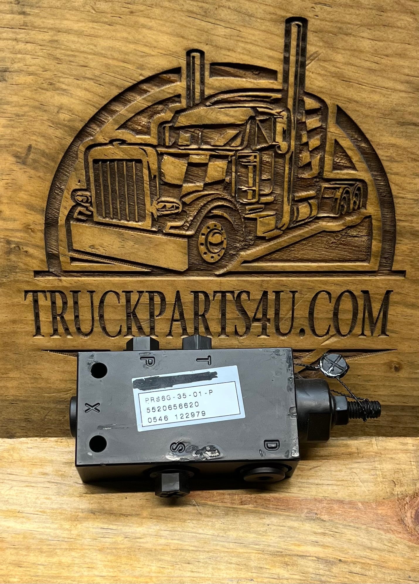 Parker Hannifin PRS6G-35-01-P sequence valve cross referenced to Bobcat 5520656620 new genuine NOS hydraulic control valve front view