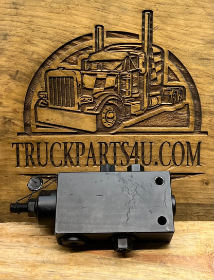 Parker Hannifin PRS6G-35-01-P sequence valve cross referenced to Bobcat 5520656620 new genuine NOS hydraulic control valve rear view