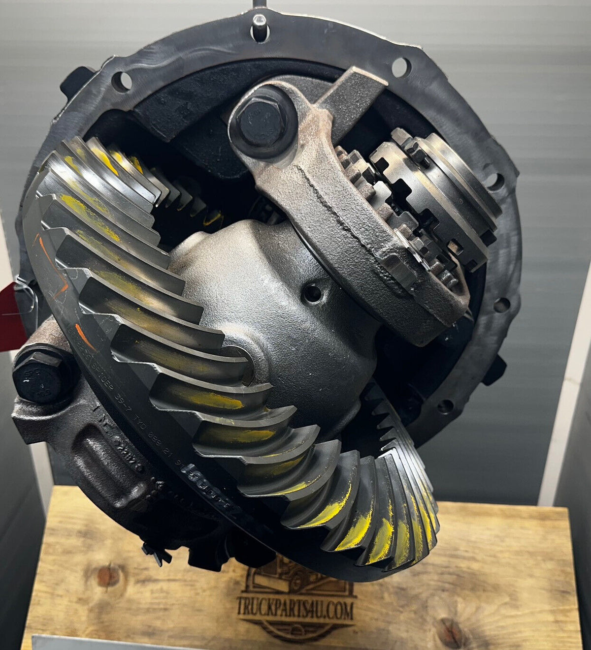 Back side view of R172D557 Dana Spicer S23-172D differential head assembly 5.57 ratio new take-out by DPX
