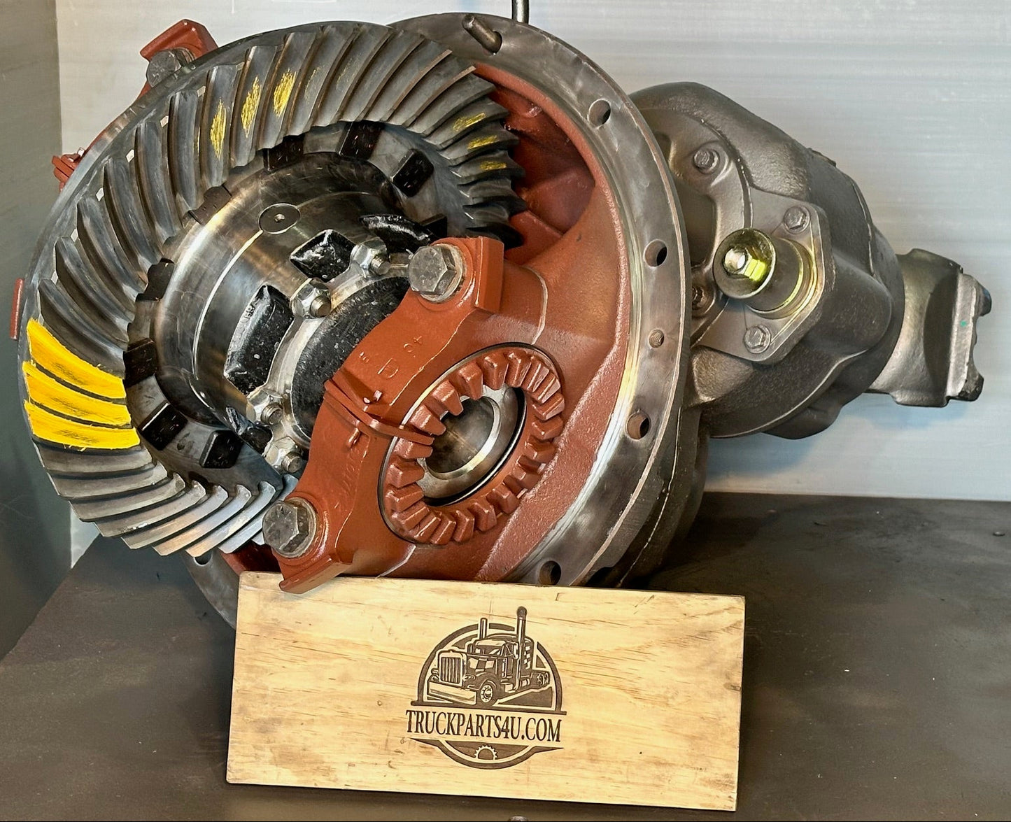 Top view of remanufactured RA472-F International / J400-F Dana rear differential showing ring gear and carrier by DPX
