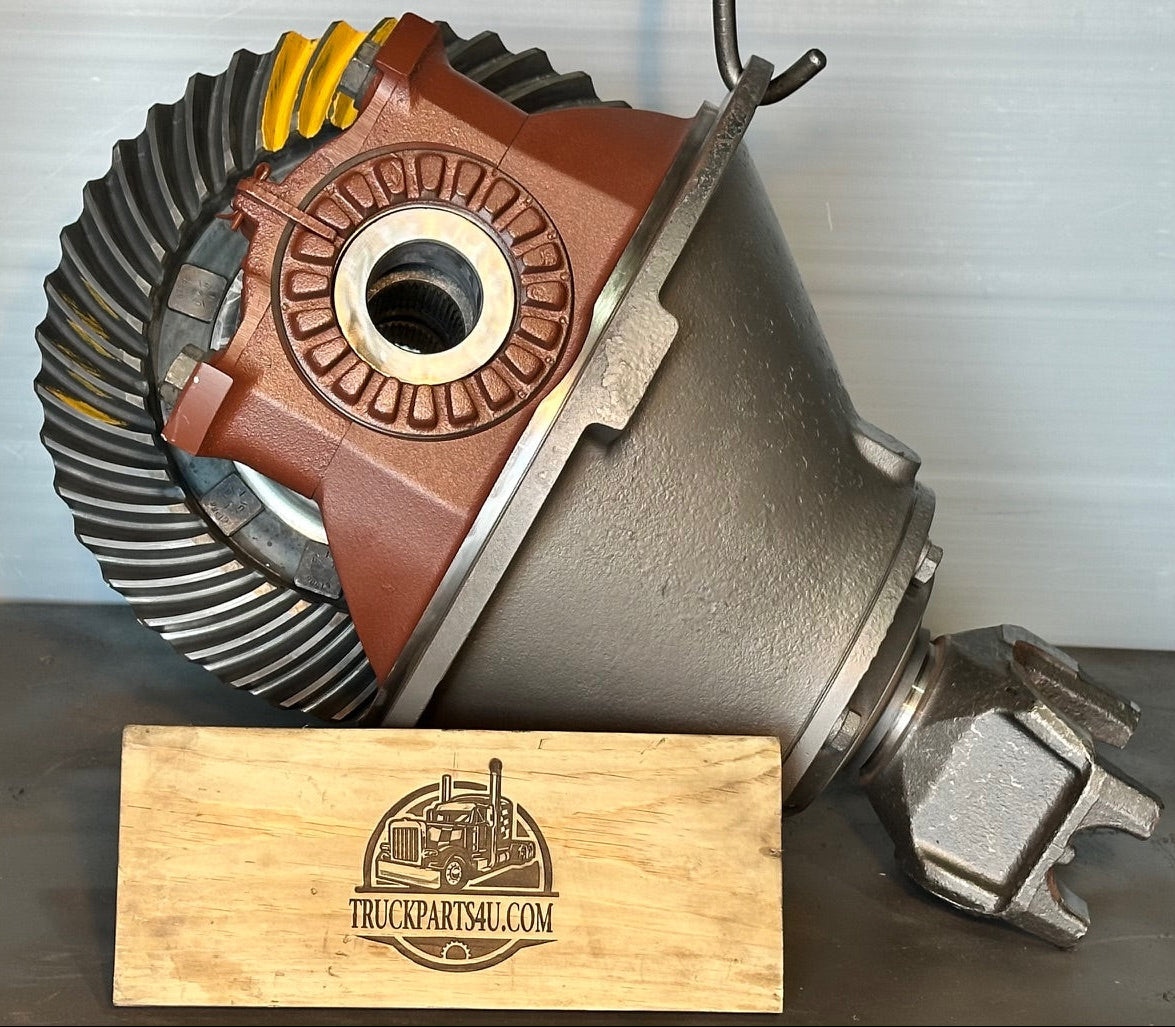 Top view of remanufactured RA472-R / J400-R Navistar / International rear rear differential showing ring gear and carrier by DPX