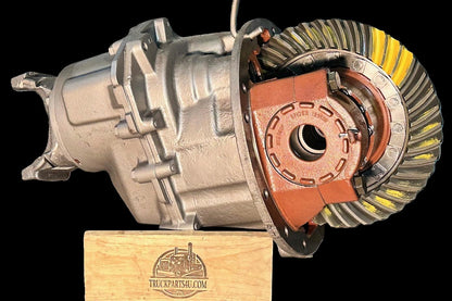 DS404 Eaton Dana-Spicer forward differential | side view showing Spicer 129128 side adjuster | remanufactured by DPE
