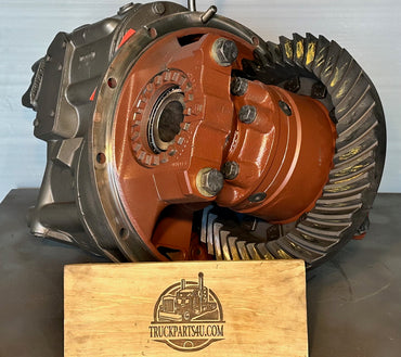 Top angle of Dana N-400 differential showing locking power divider and carrier cap